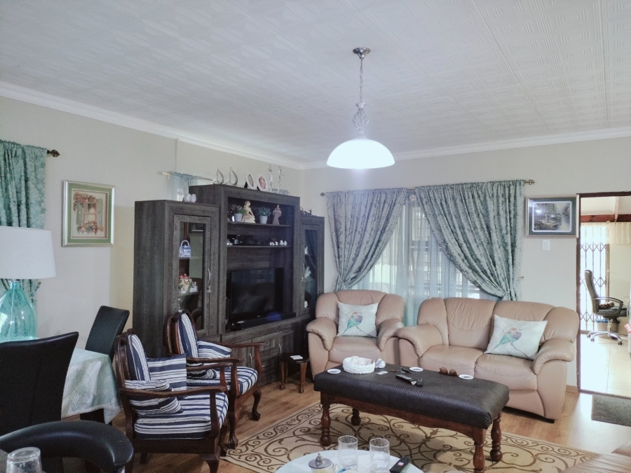 3 Bedroom Property for Sale in Deoville Park Western Cape